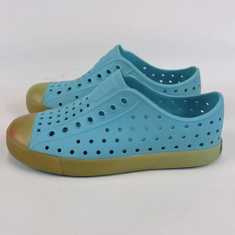 NATIVE Jefferson Light Blue Glow in the Dark Slipon Waterproof Size C13